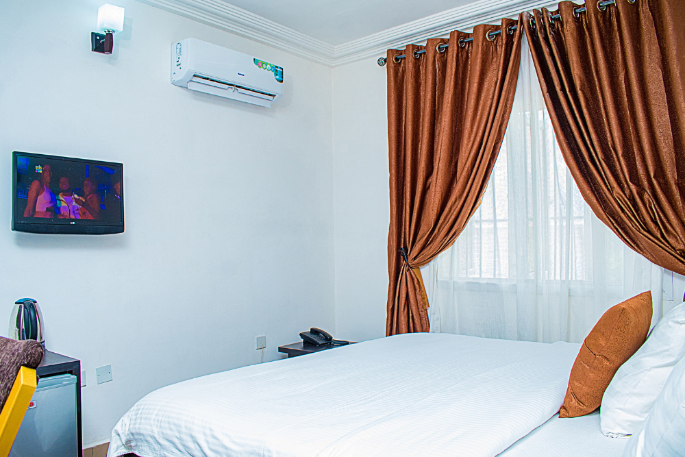 YOMIGHTY unisex beauty CONCEPTZ & SPA – Beauty and Skincare in Ado Ekiti, Ekiti (Gallery image 5)