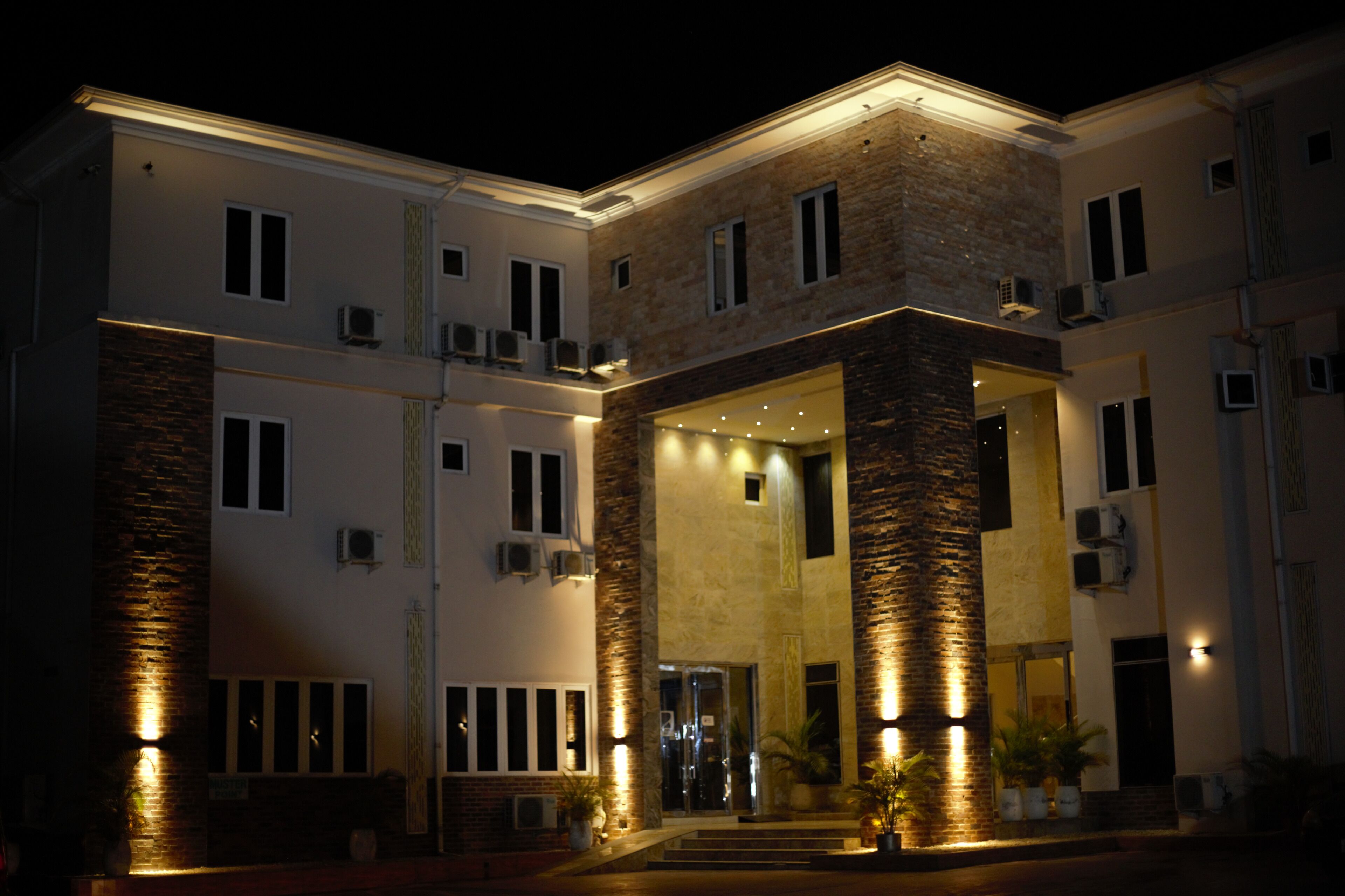 Rosmohr Gold Hotels – Hotels and Accommodation in Uyo, Akwa Ibom