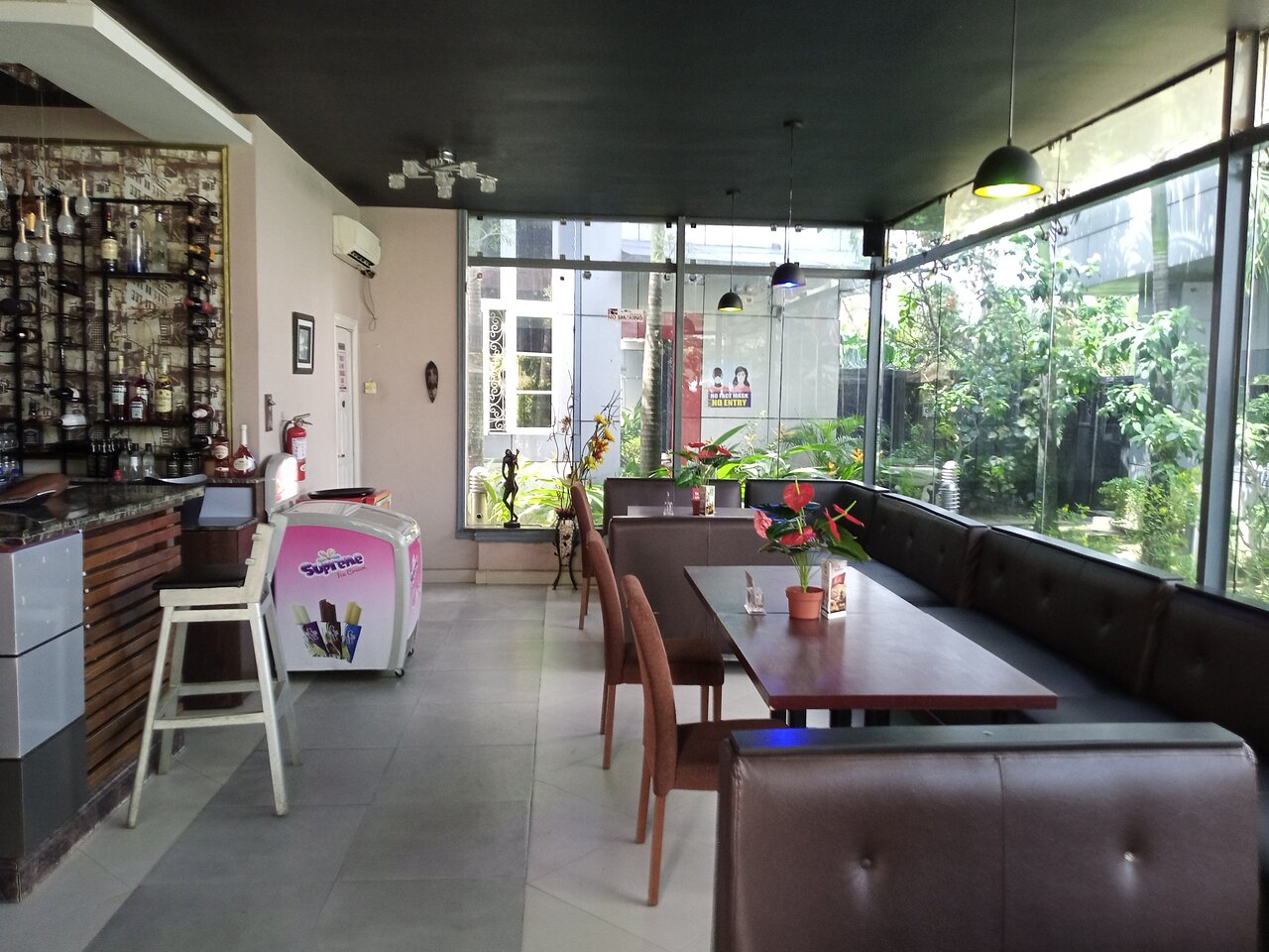 Play Terrace Lounge – Night Club in Uyo, Akwa Ibom (Gallery image 4)