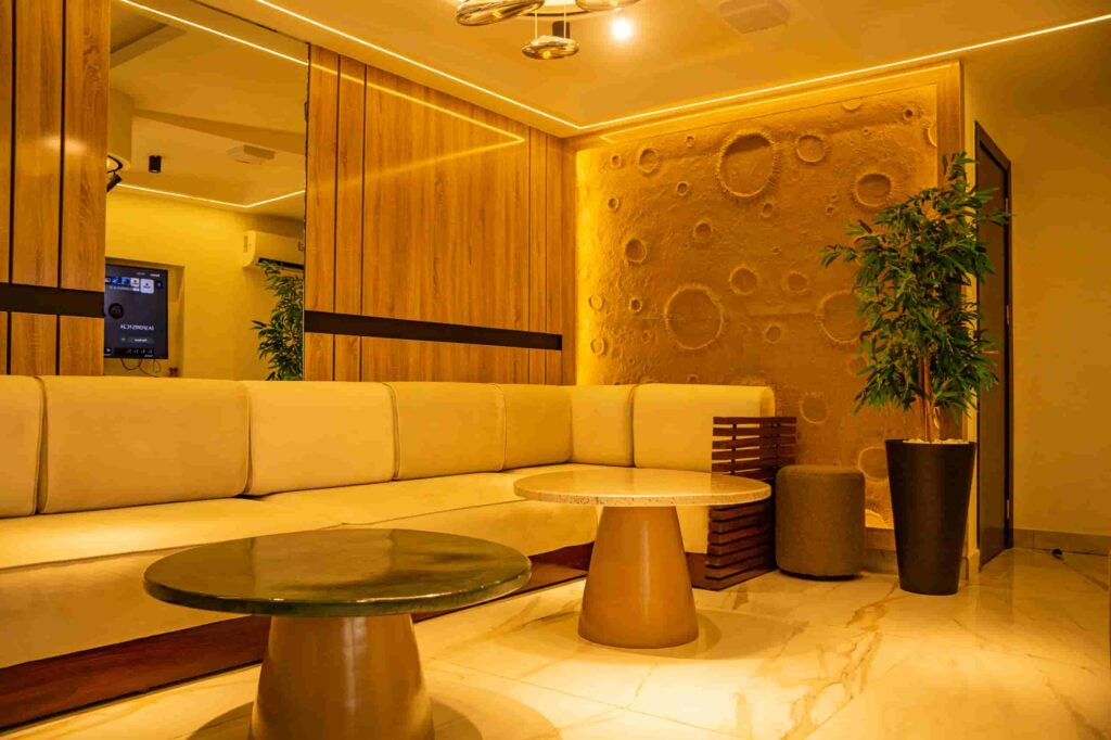 AMBER KARAOKE LOUNGE UYO – Night Club in Uyo, Akwa Ibom (Gallery image 3)