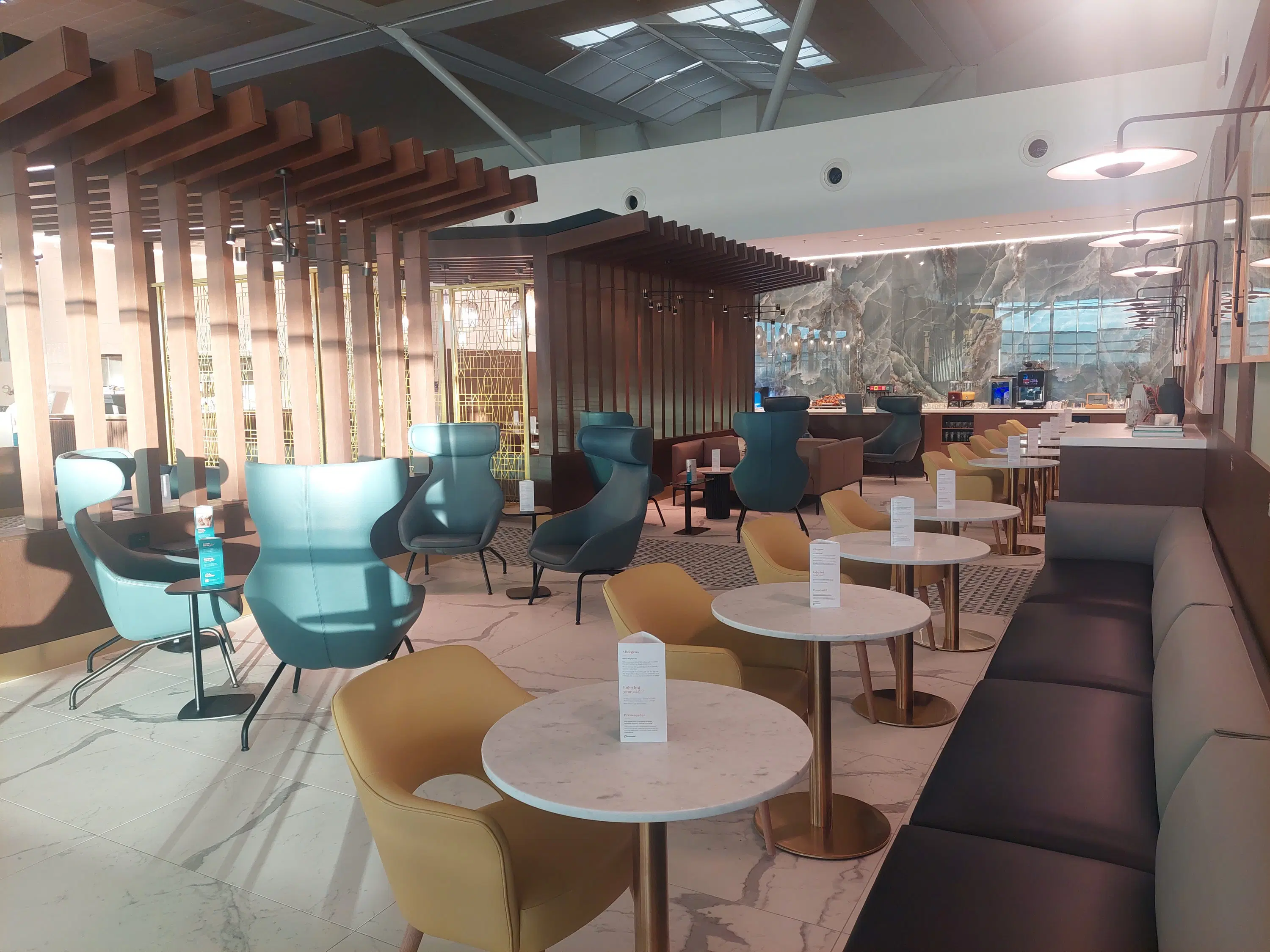 ESCAPE LOUNGE – Night Club in Benin City, Edo