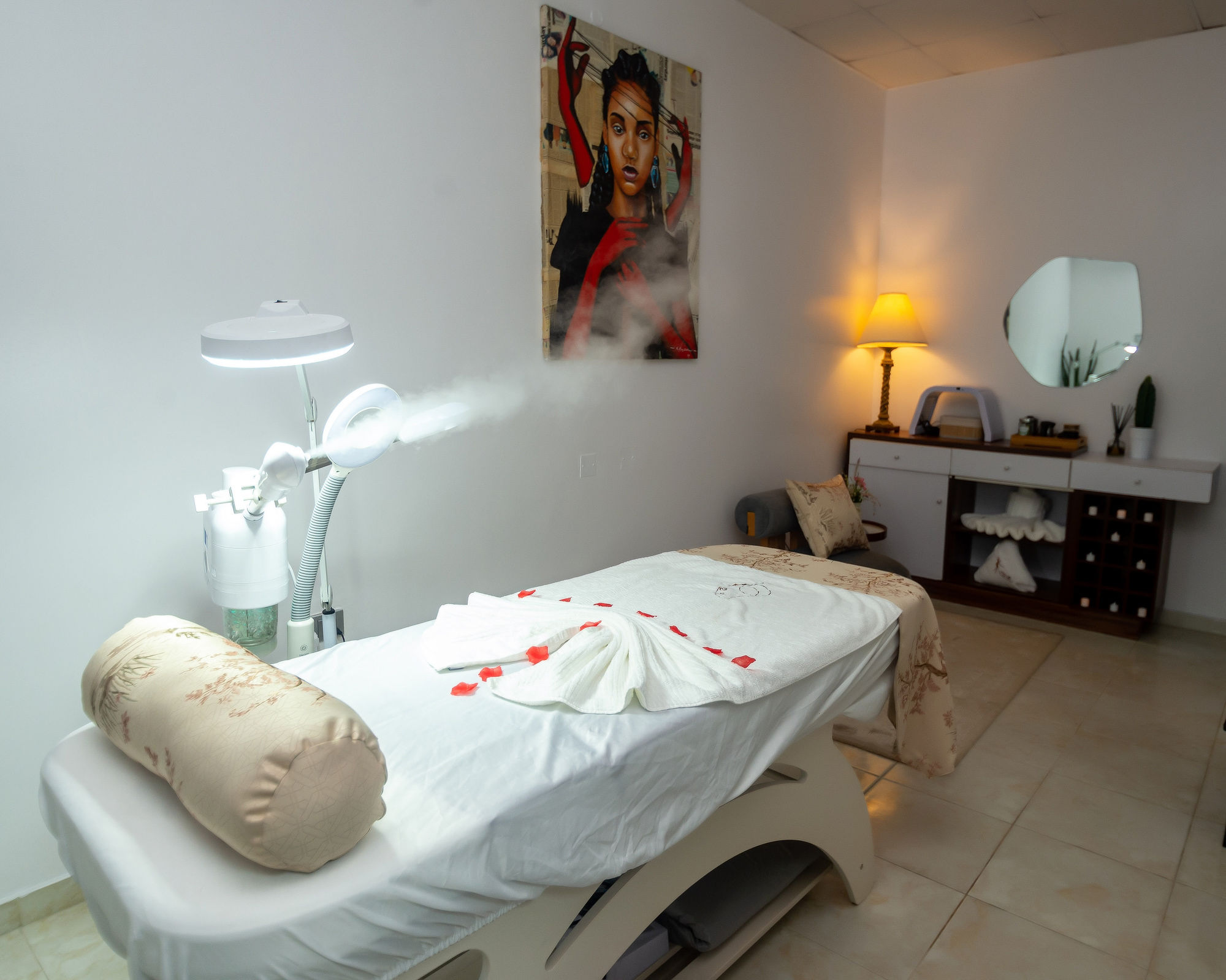 Glossy Luxury Spa – Salon and Barbing in Minna, Niger (Gallery image 2)