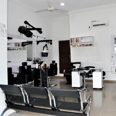 Glitz'n'Foy Makeup Artistry – Salon and Barbing in Port Harcourt, Rivers (Gallery image 2)