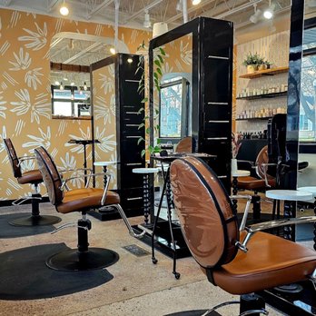 Johnnys Salon & Spa – Salon and Barbing in Victoria Island, Lagos (Gallery image 5)