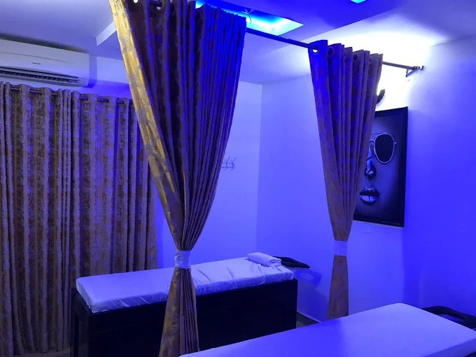 Image of 24/7 SKENZYYOUNG DISCRETE SPA